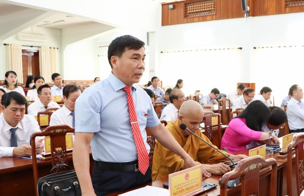 Đại biểu chất vấn tại Kỳ họp thứ 10, HĐND tỉnh Ninh Thuận khóa XI - ẢNH UYÊN THU